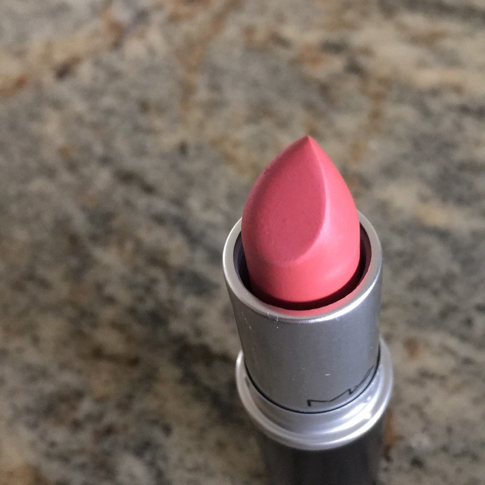NEW MAC lipstick A35 retro matte runway hit